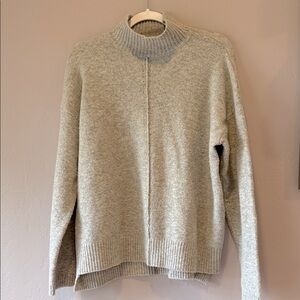KEREN hart Light Gray Turtleneck Sweater